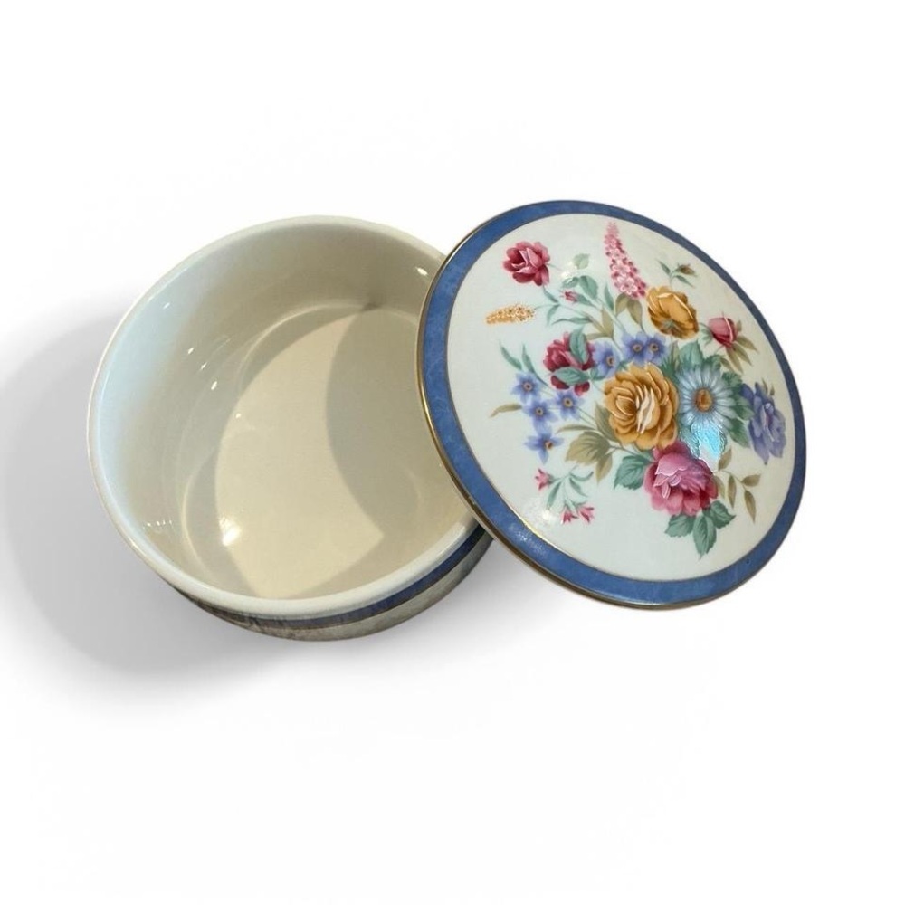 Mikasa Cozette Trinket Jewelry Box Floral Bouquet Covered Round 4-3/4” Japan EUC